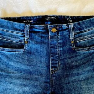 NWOT Liverpool crop flare jeans. Never worn. Size 10.